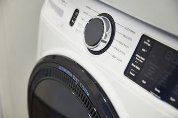 Full-sized smart washer & dryer